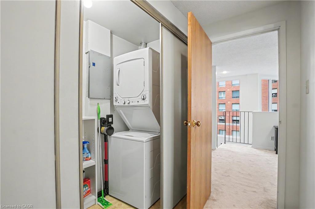 207-20 Ellen Street E Property Photo 16