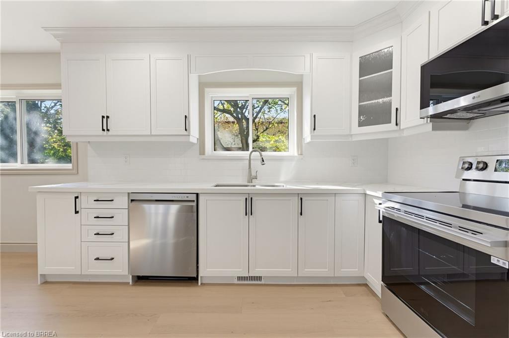 14 Bond Street Property Photo 4