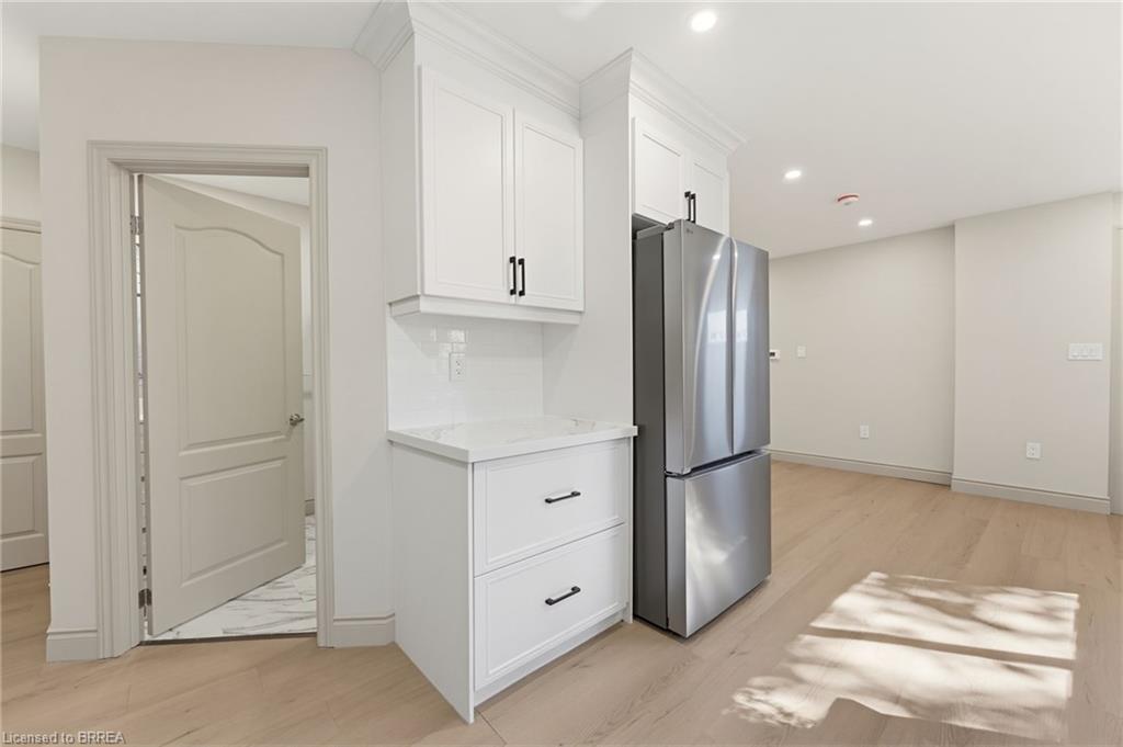 14 Bond Street Property Photo 5
