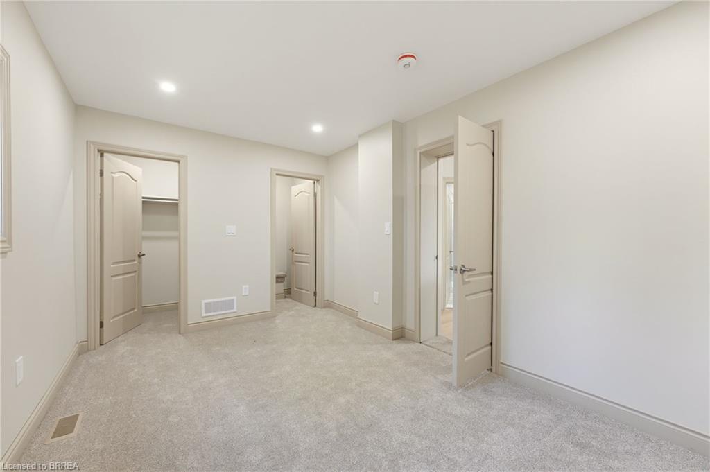 14 Bond Street Property Photo 9