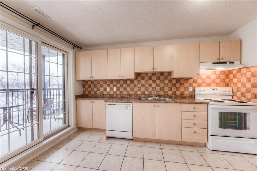 A7-12 Holborn Drive Property Photo 1