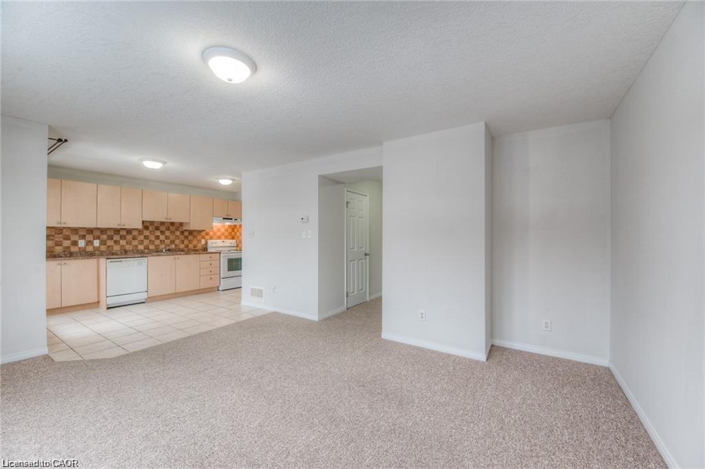 A7-12 Holborn Drive Property Photo 8