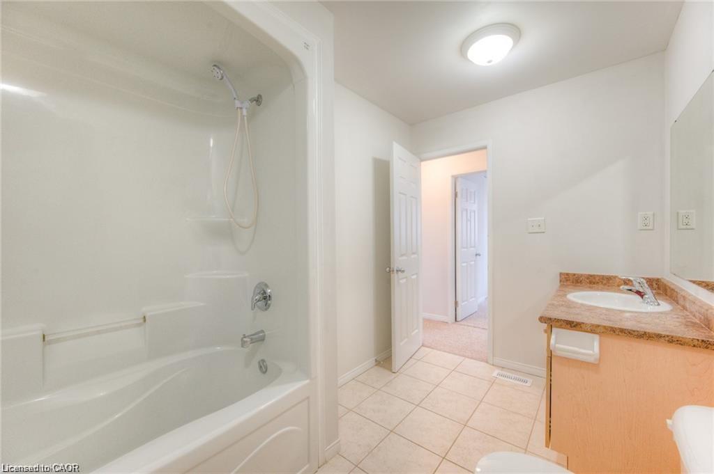 A7-12 Holborn Drive Property Photo 20