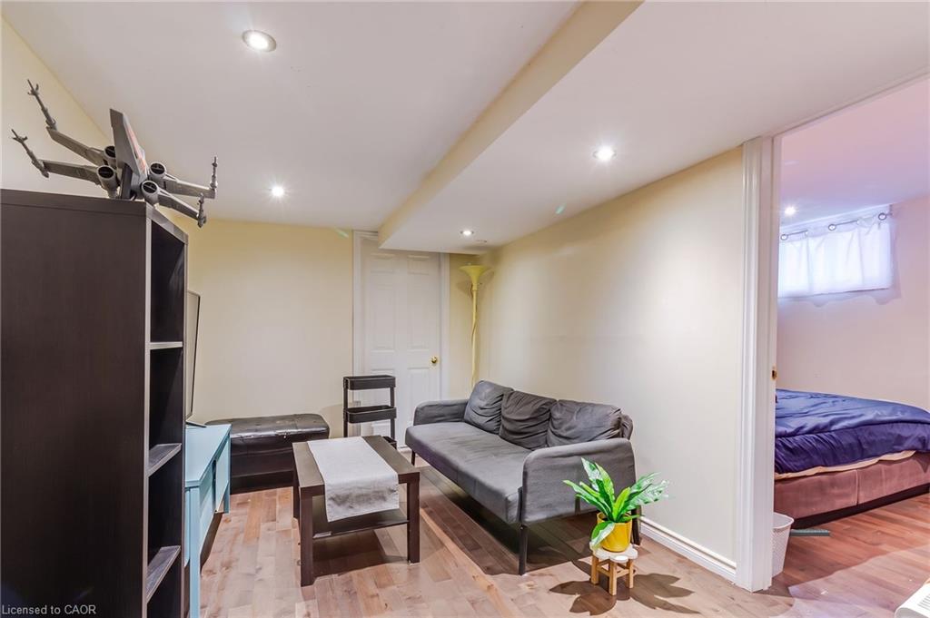 960 Stone Church Road E Property Photo 7