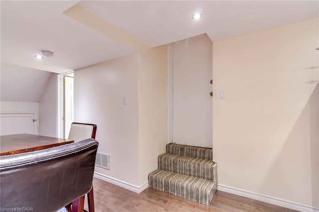 960 Stone Church Road E Property Photo 13