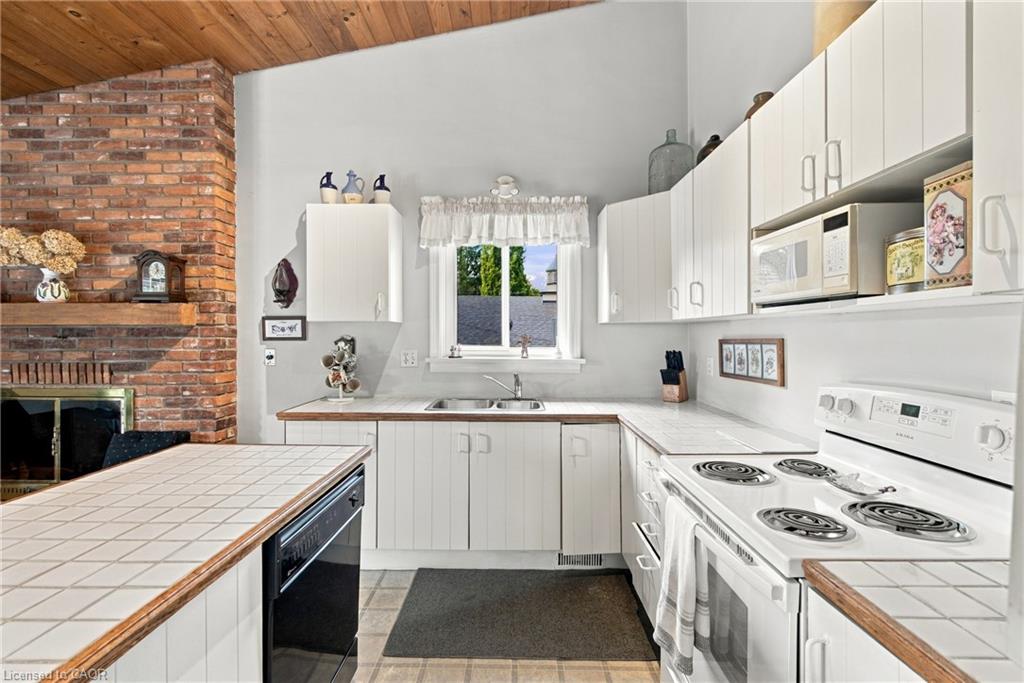 478 Johnson Street Property Photo 22