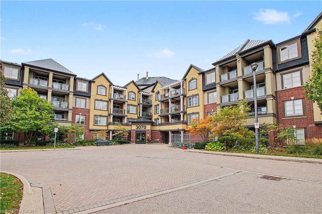 308-3070 Rotary Way Property Photo 1