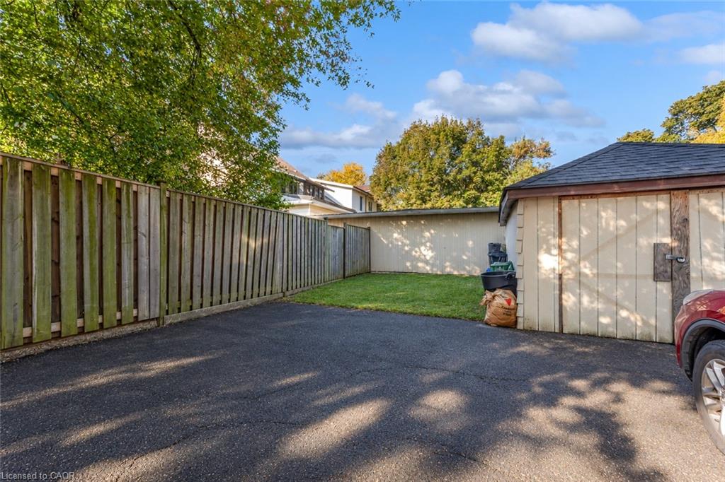 443 Maple Avenue Property Photo 18
