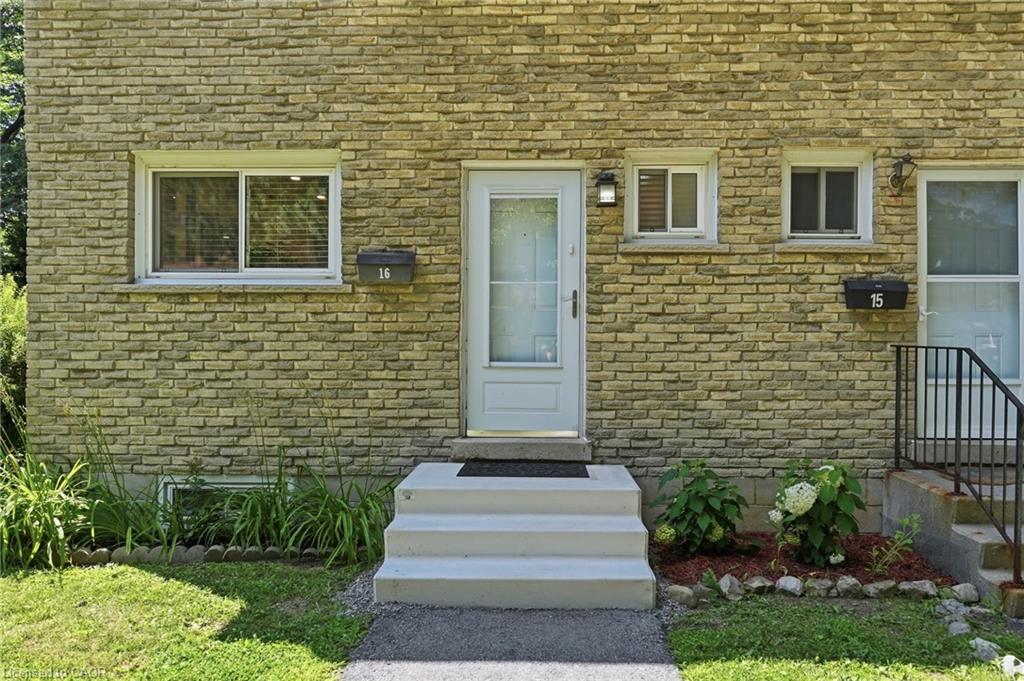 16-1420 Garth Street Property Photo 2