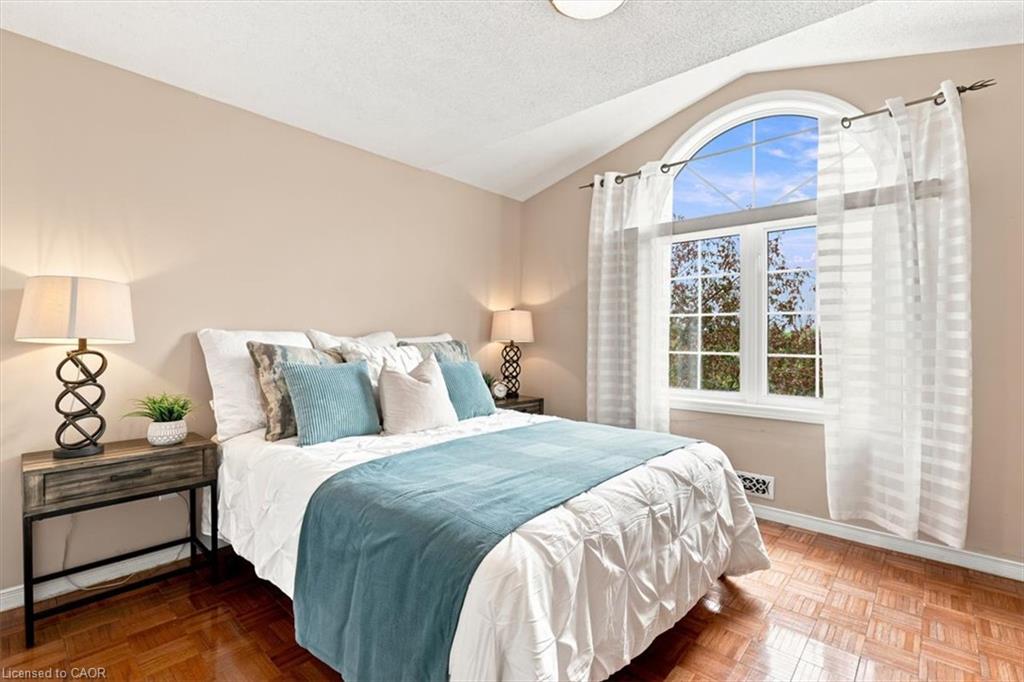 16-229 Baker Street Property Photo 18
