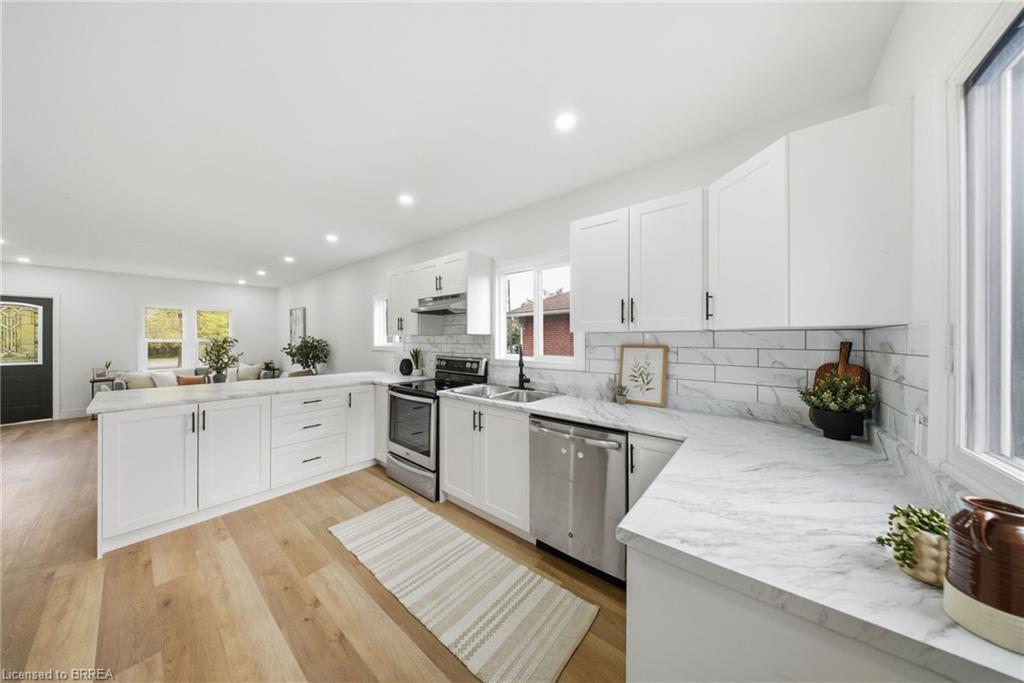 24 Park Road N Property Photo 10