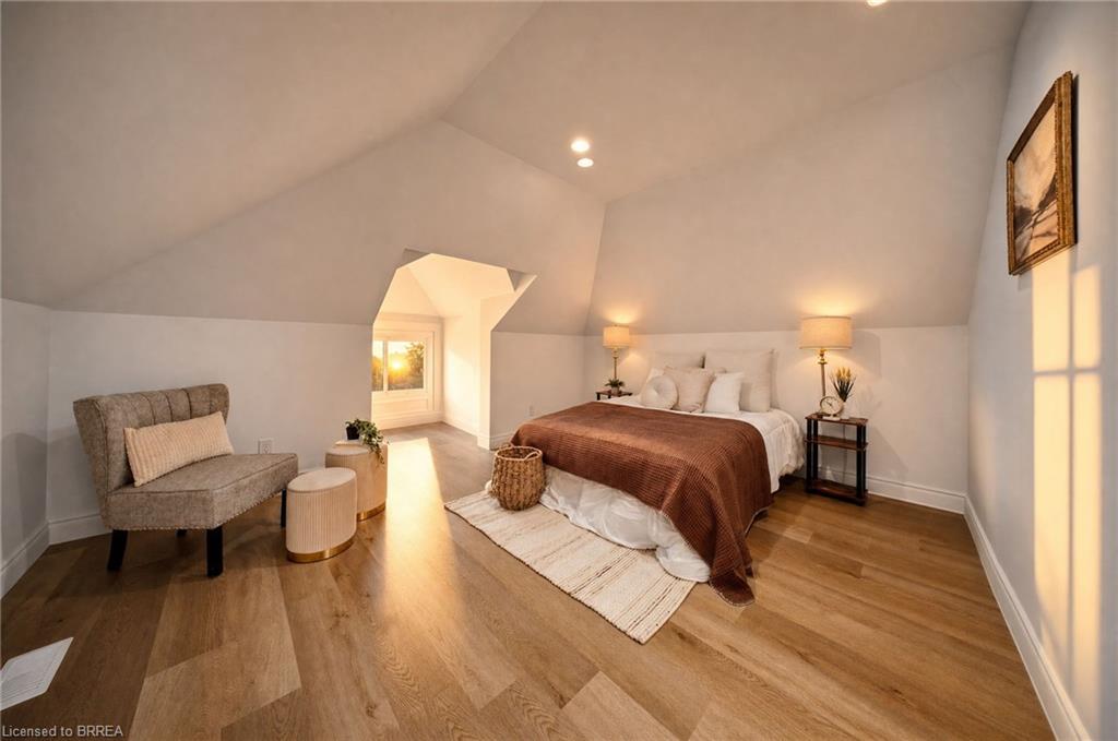 24 Park Road N Property Photo 19
