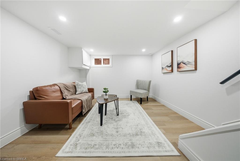 24 Park Road N Property Photo 23