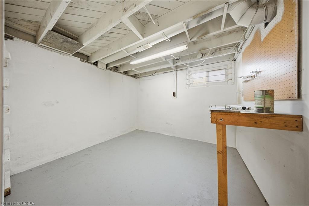 24 Park Road N Property Photo 25