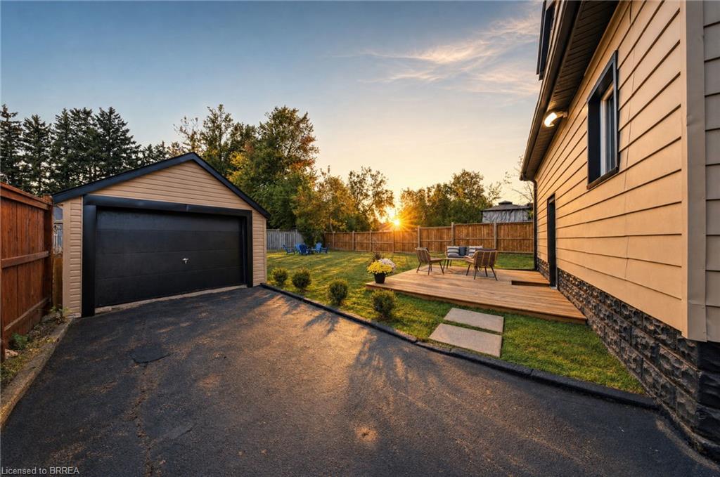 24 Park Road N Property Photo 27