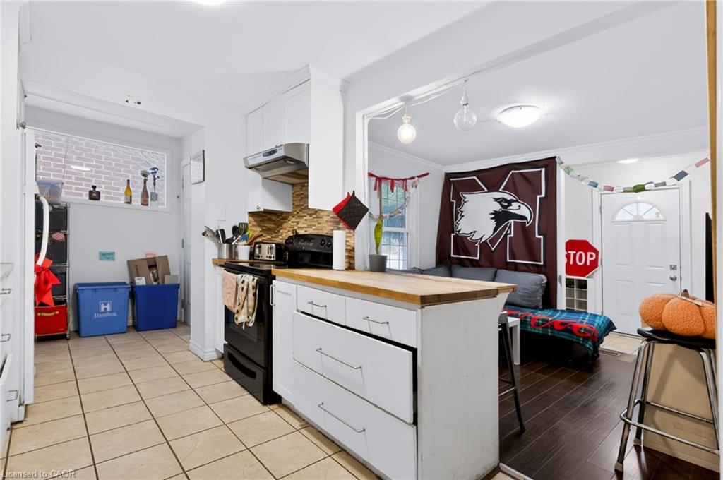 23 Forsyth Avenue S Property Photo 7