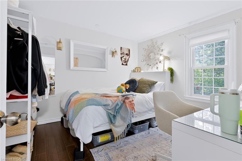 23 Forsyth Avenue S Property Photo 10