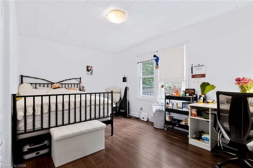 23 Forsyth Avenue S Property Photo 12