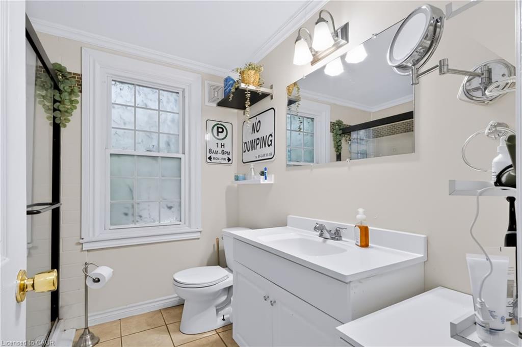 23 Forsyth Avenue S Property Photo 13