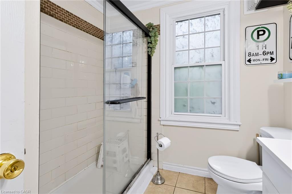 23 Forsyth Avenue S Property Photo 14