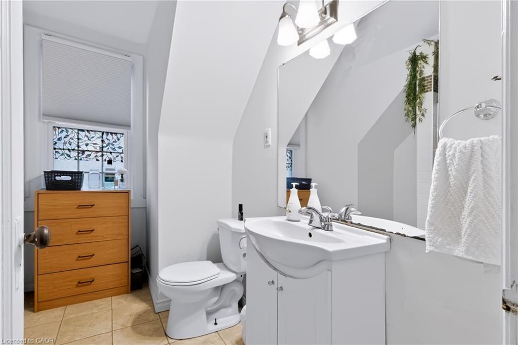 23 Forsyth Avenue S Property Photo 18