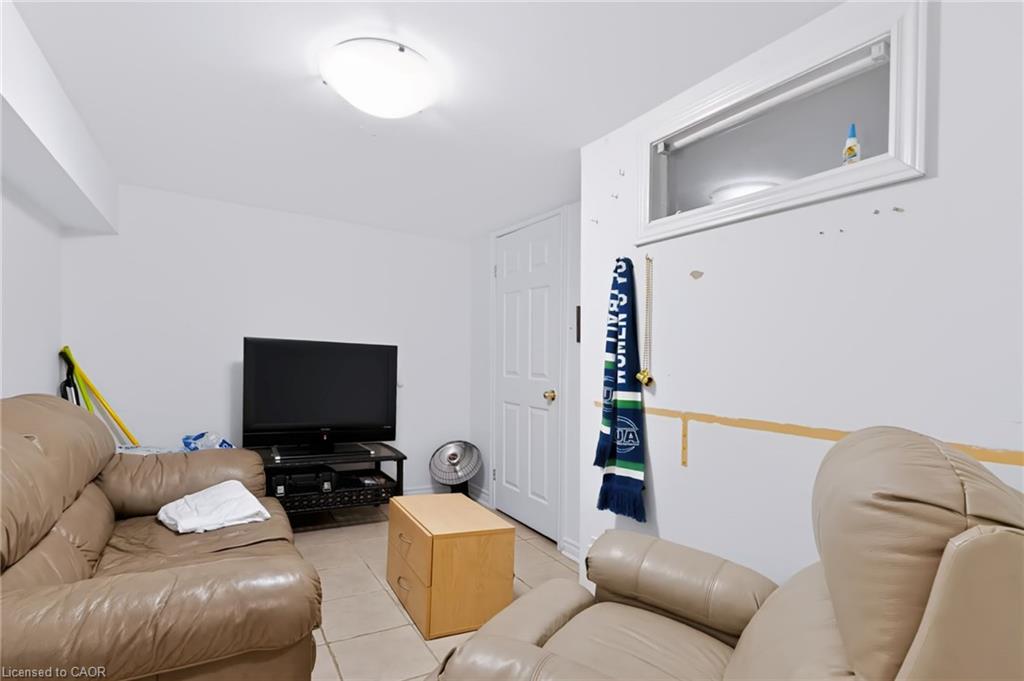 23 Forsyth Avenue S Property Photo 24