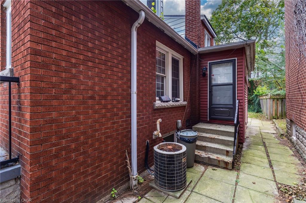 23 Forsyth Avenue S Property Photo 30