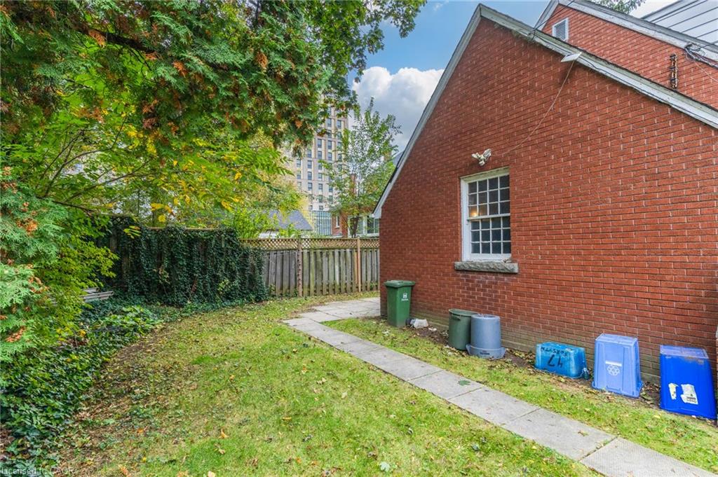 23 Forsyth Avenue S Property Photo 35