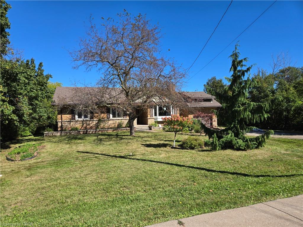 538 Main Street W Property Photo 1