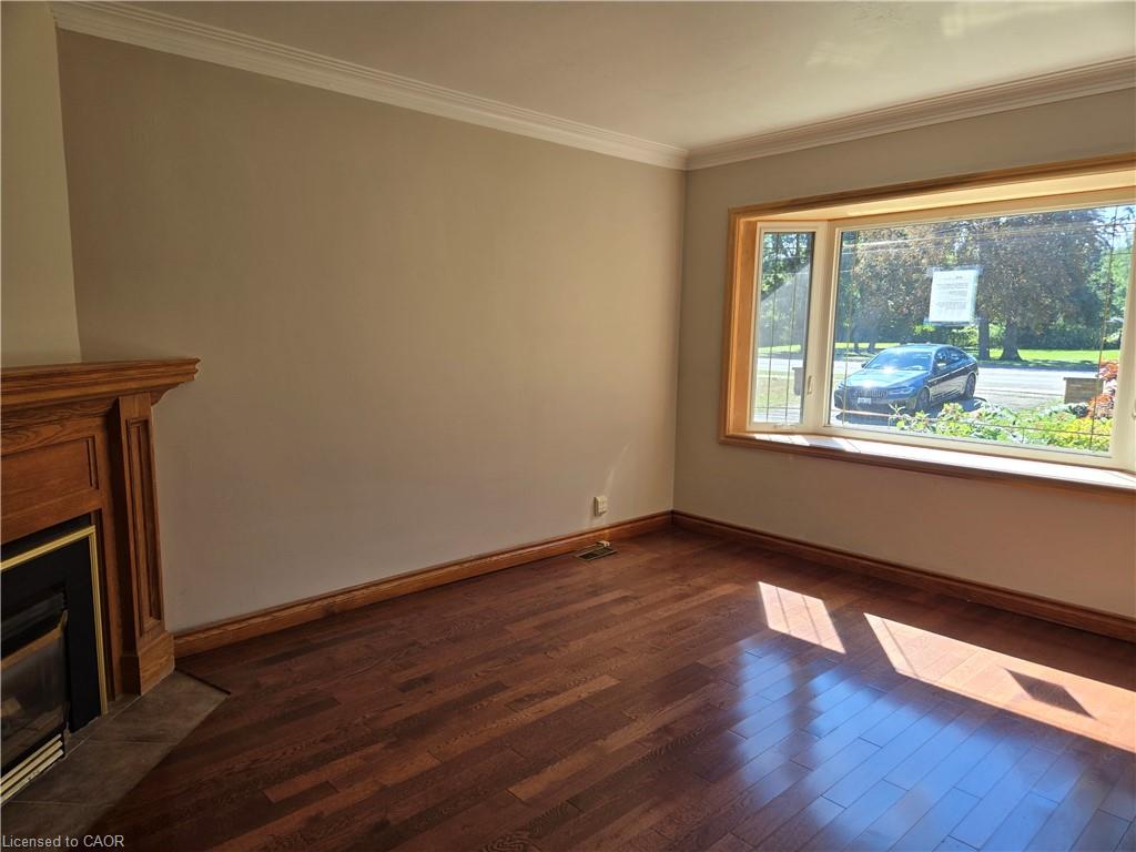 538 Main Street W Property Photo 5