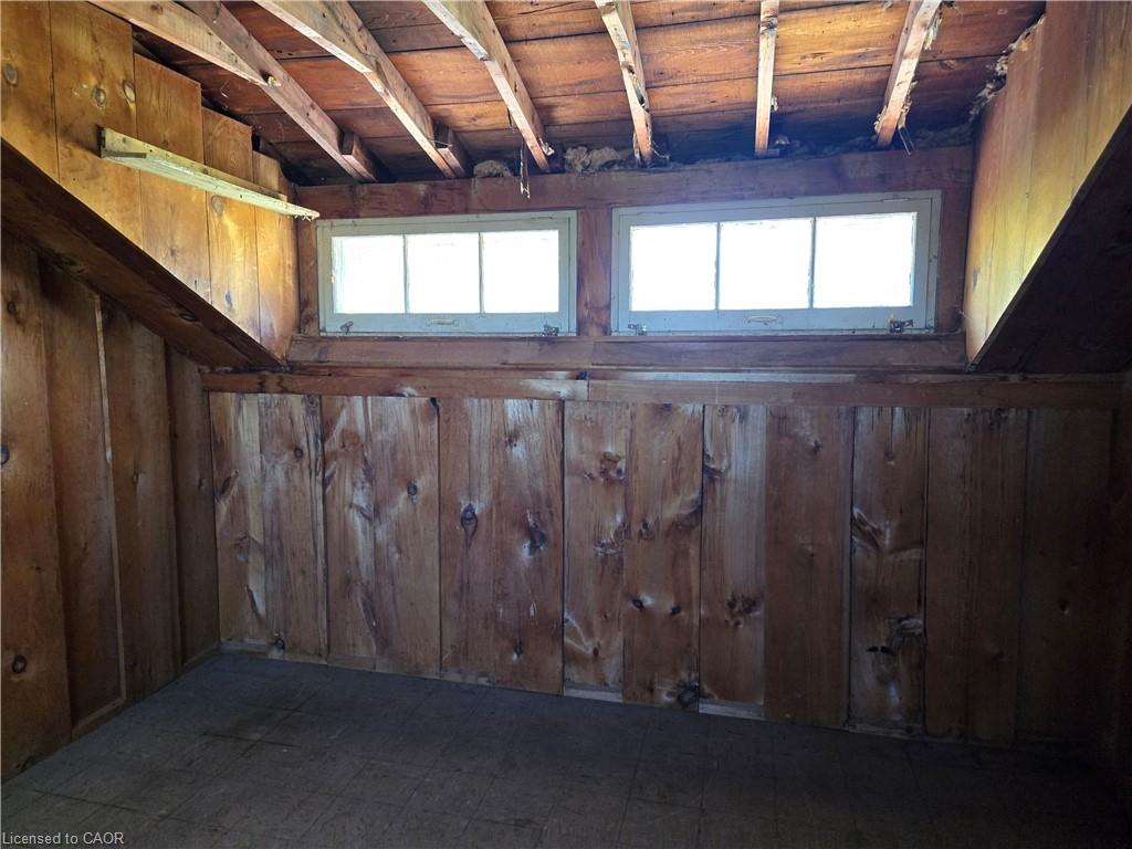 538 Main Street W Property Photo 11