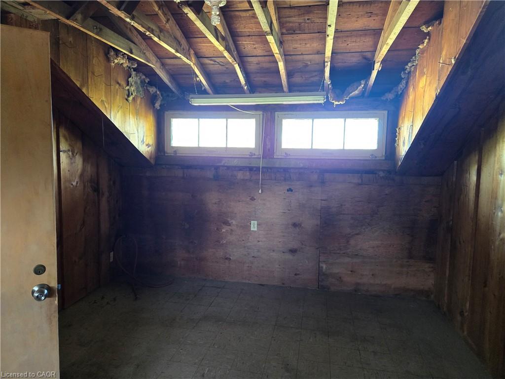 538 Main Street W Property Photo 12