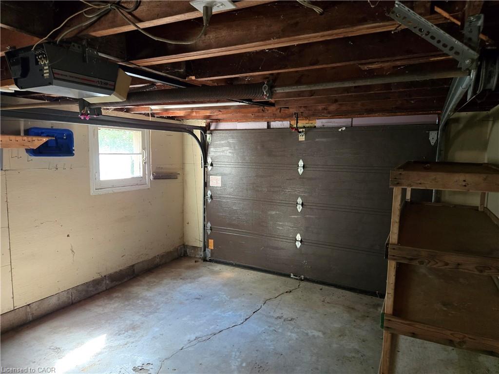 538 Main Street W Property Photo 13