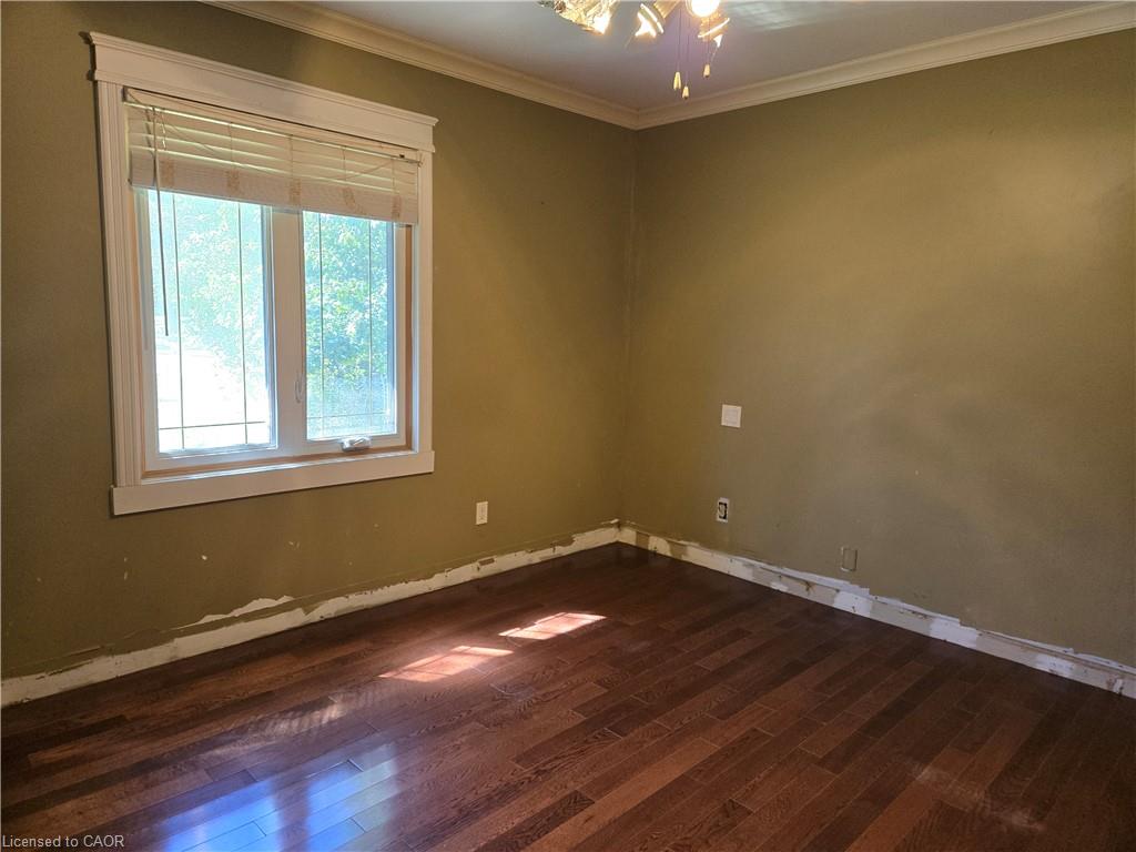 538 Main Street W Property Photo 18