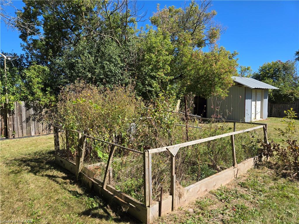 538 Main Street W Property Photo 28