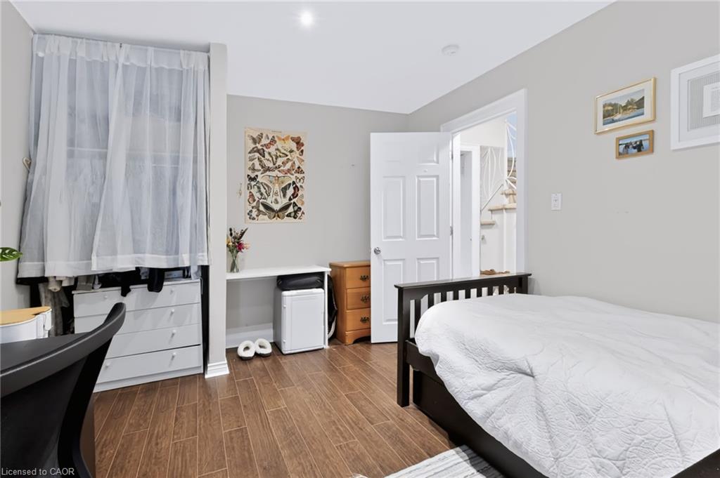 27 Forsyth Avenue S Property Photo 14