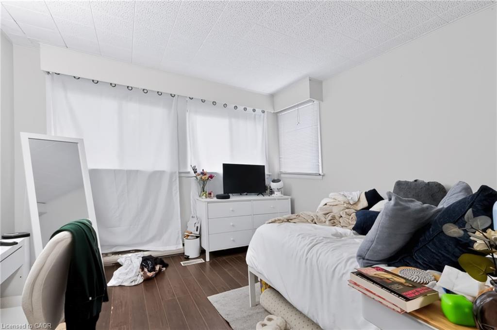 27 Forsyth Avenue S Property Photo 15