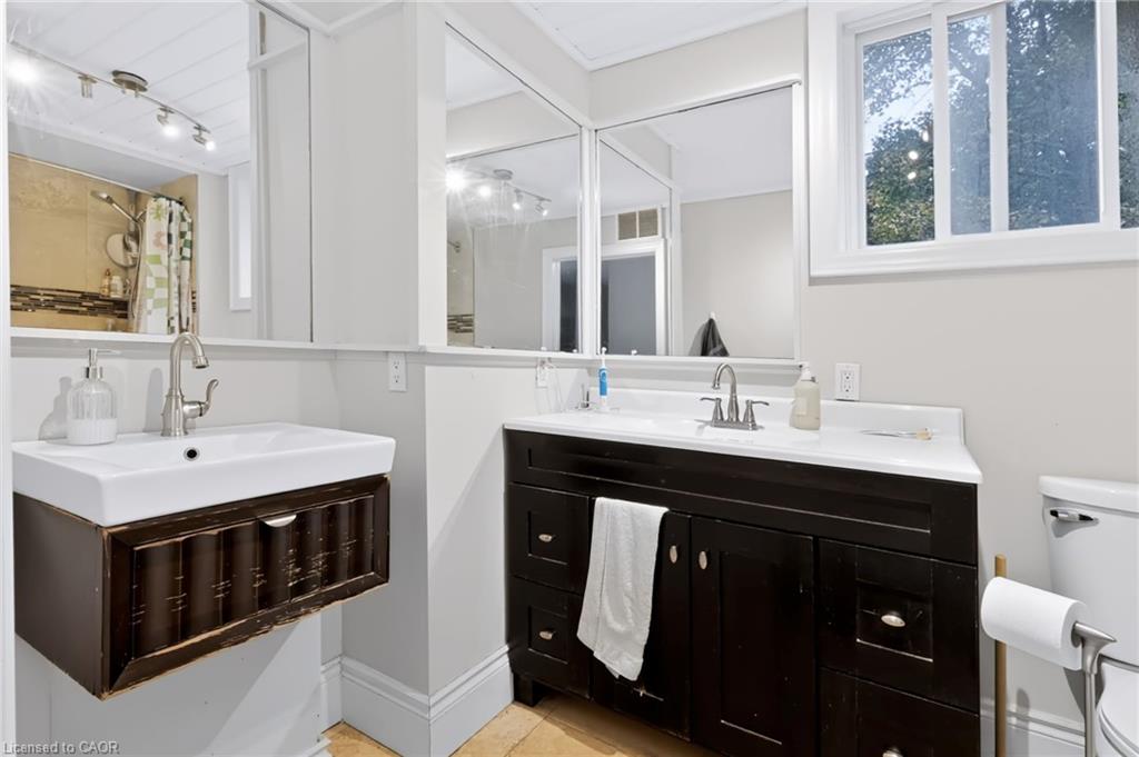 27 Forsyth Avenue S Property Photo 23