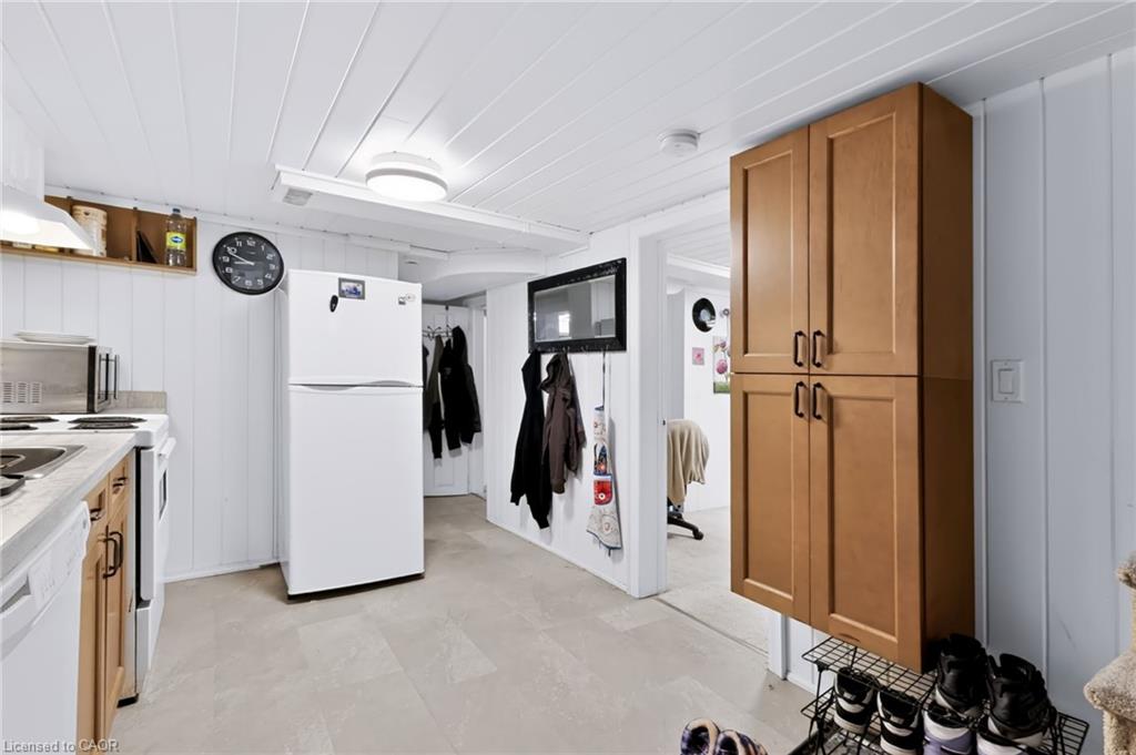 27 Forsyth Avenue S Property Photo 27