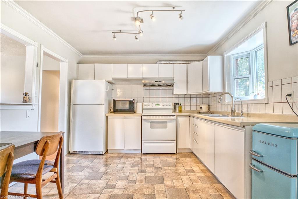 365 Adeline Drive Property Photo 10