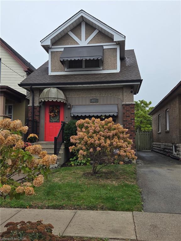 178 Tragina Avenue N Property Photo 1