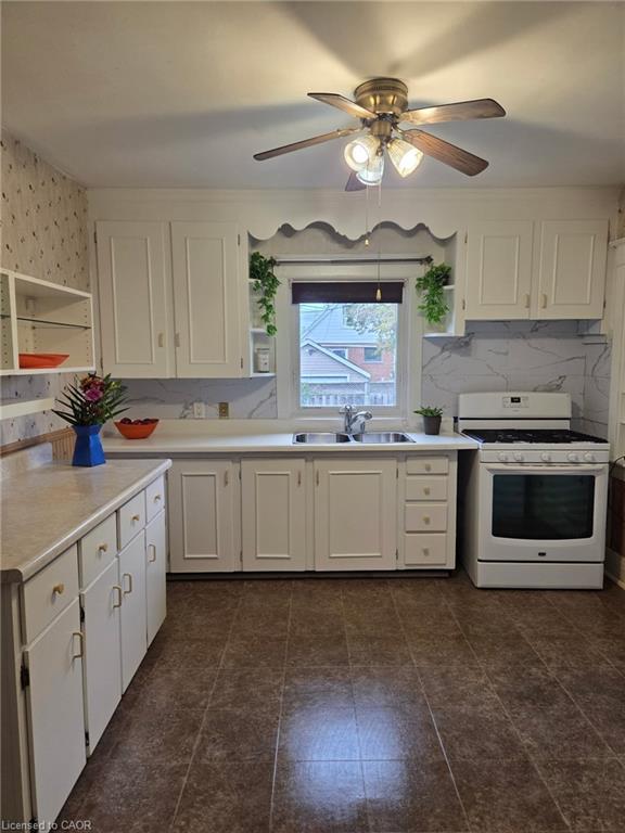 178 Tragina Avenue N Property Photo 8