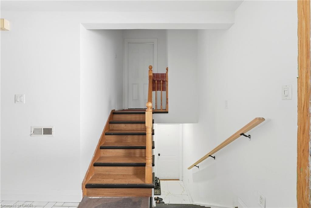 58 Tupper Crescent Property Photo 8