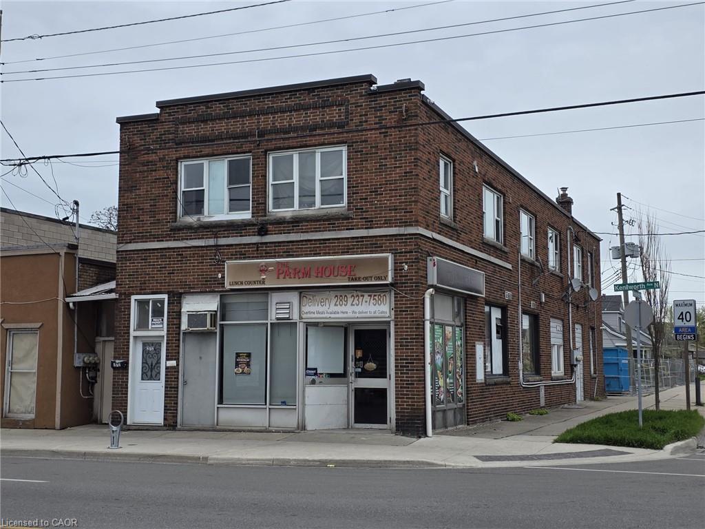 272 Kenilworth Avenue N Property Photo 2