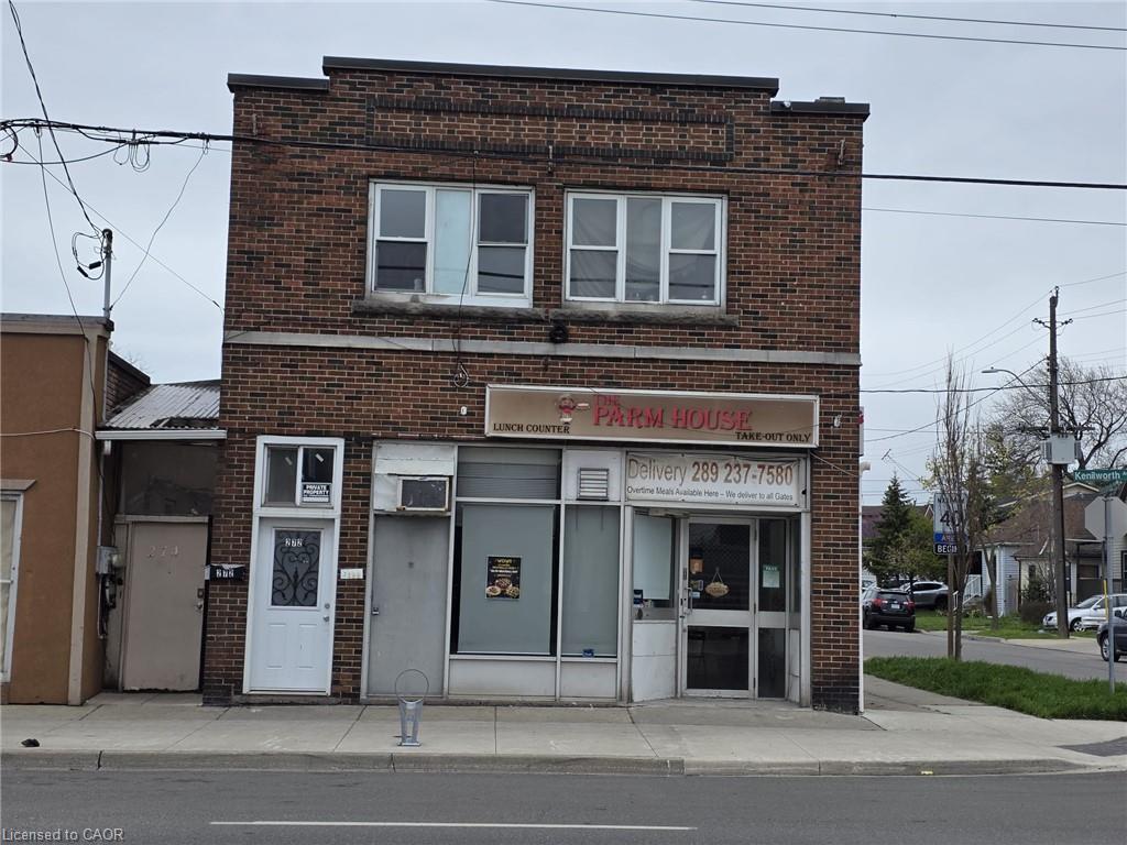 272 Kenilworth Avenue N Property Photo 4