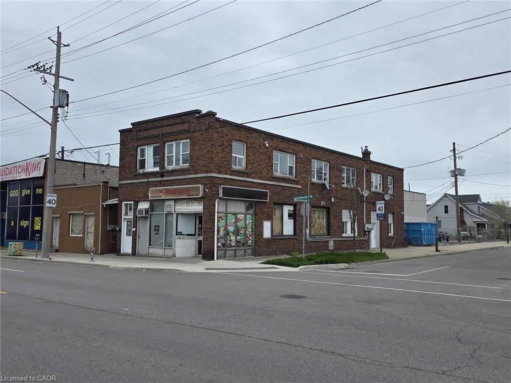 272 Kenilworth Avenue N Property Photo 5