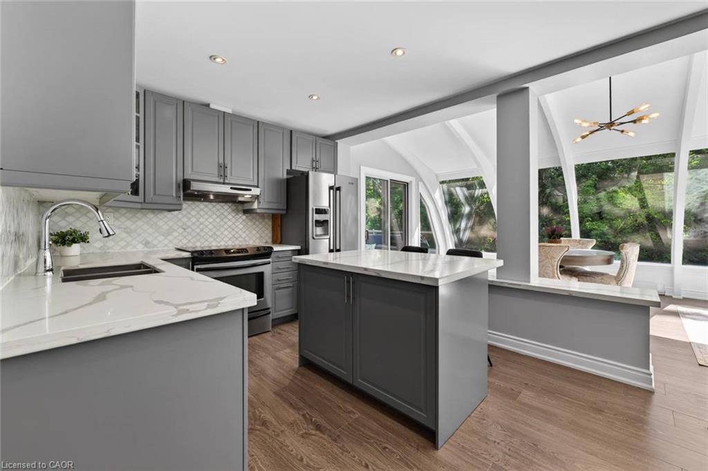 61 Lawnwood Court Property Photo 6