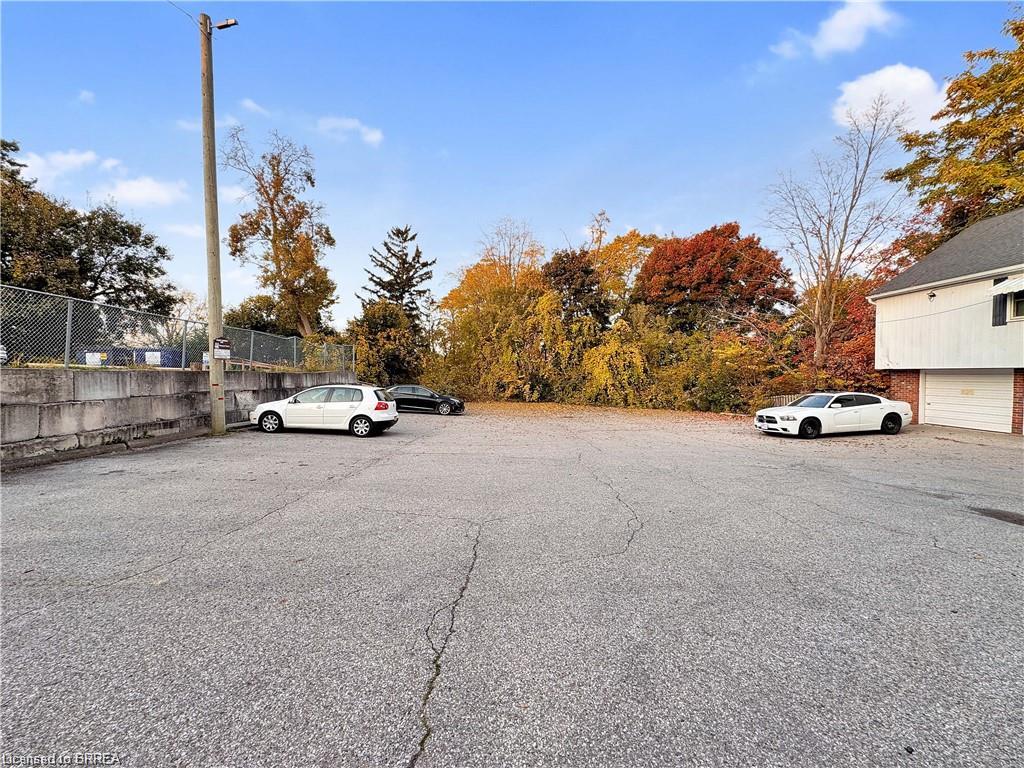 1003-80 Brant Avenue Property Photo 15