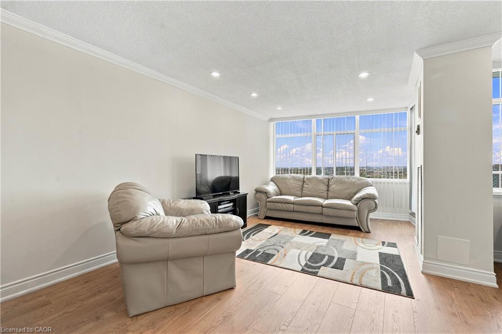 3100 Kirwin Avenue Property Photo 14
