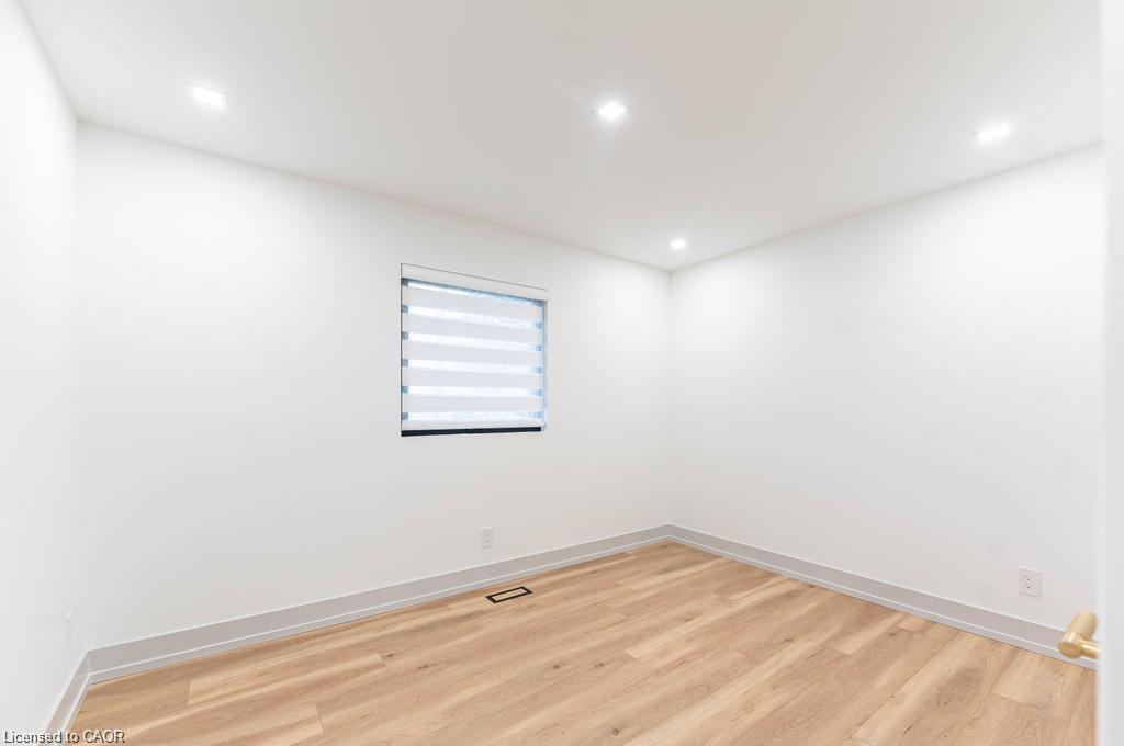 174 Roxborough Avenue Property Photo 11